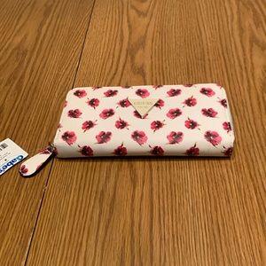 Guess wallet.  WHITE/PINK.  NEW!